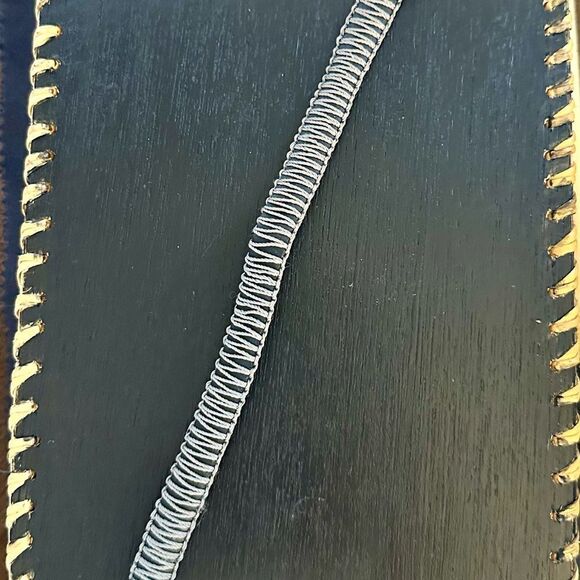 Guang Tong Gray thread wrapped leather bracelet - Picture 4 of 4